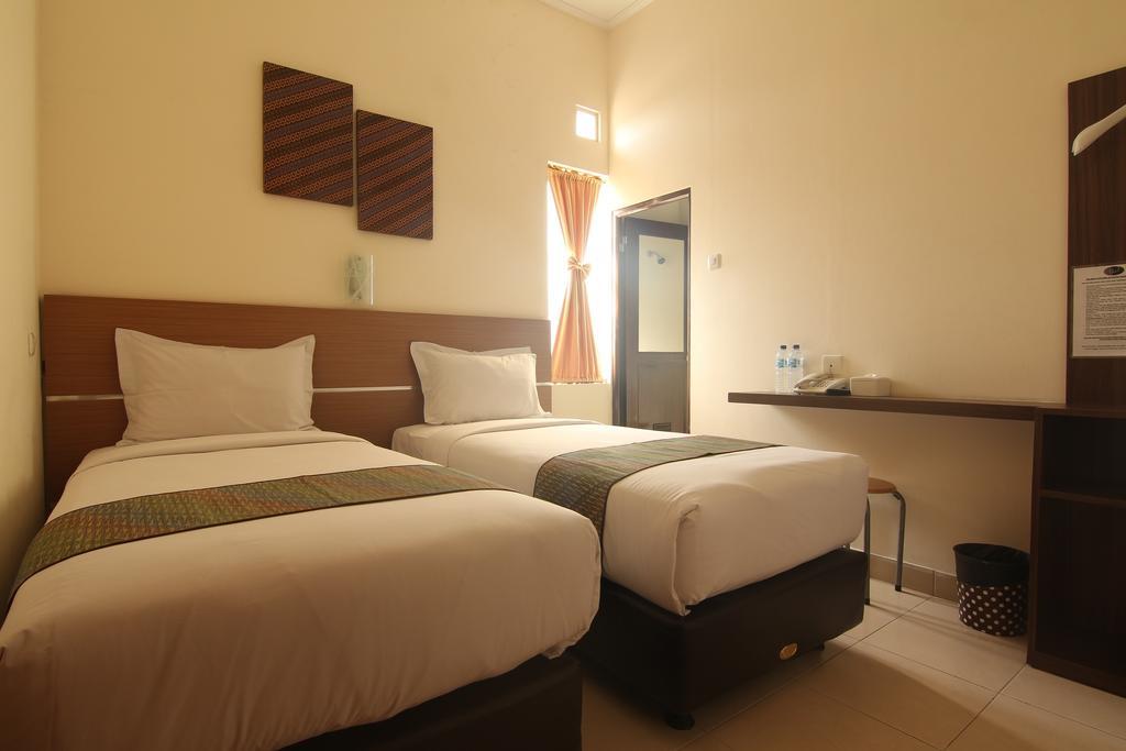 Hotel Pules يوغياكارتا الغرفة الصورة