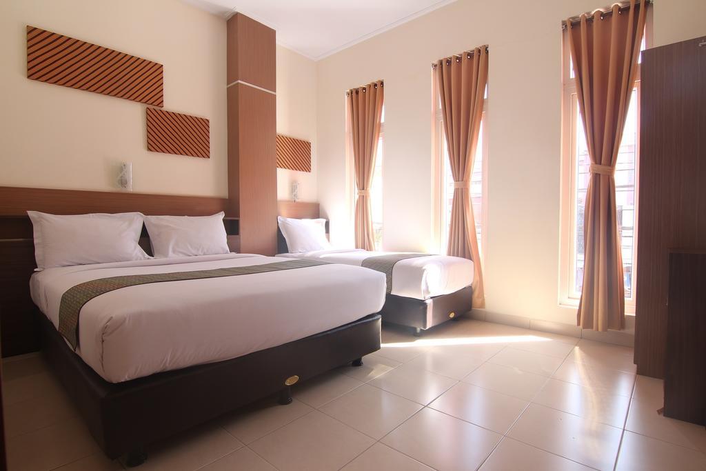 Hotel Pules يوغياكارتا الغرفة الصورة